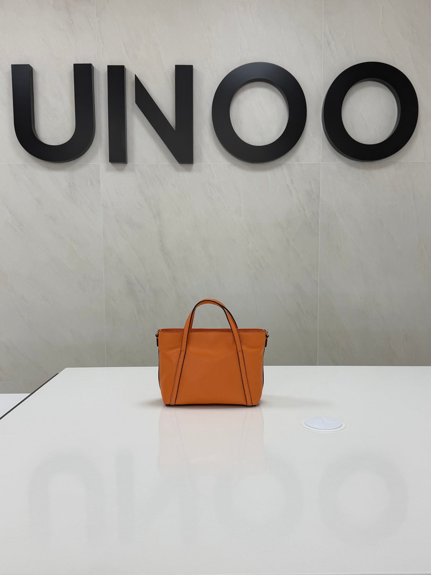 Guess Levia Small Hobo - Tangerine