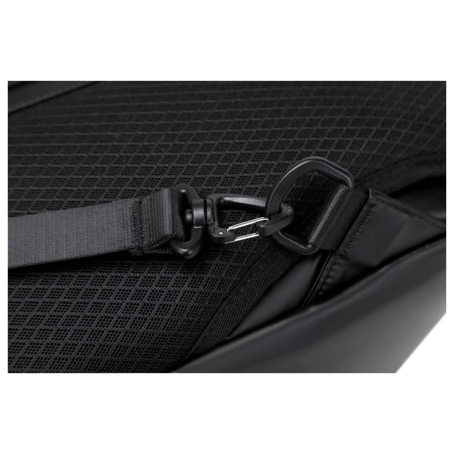 UNOO Warren Travel Backpack - Black