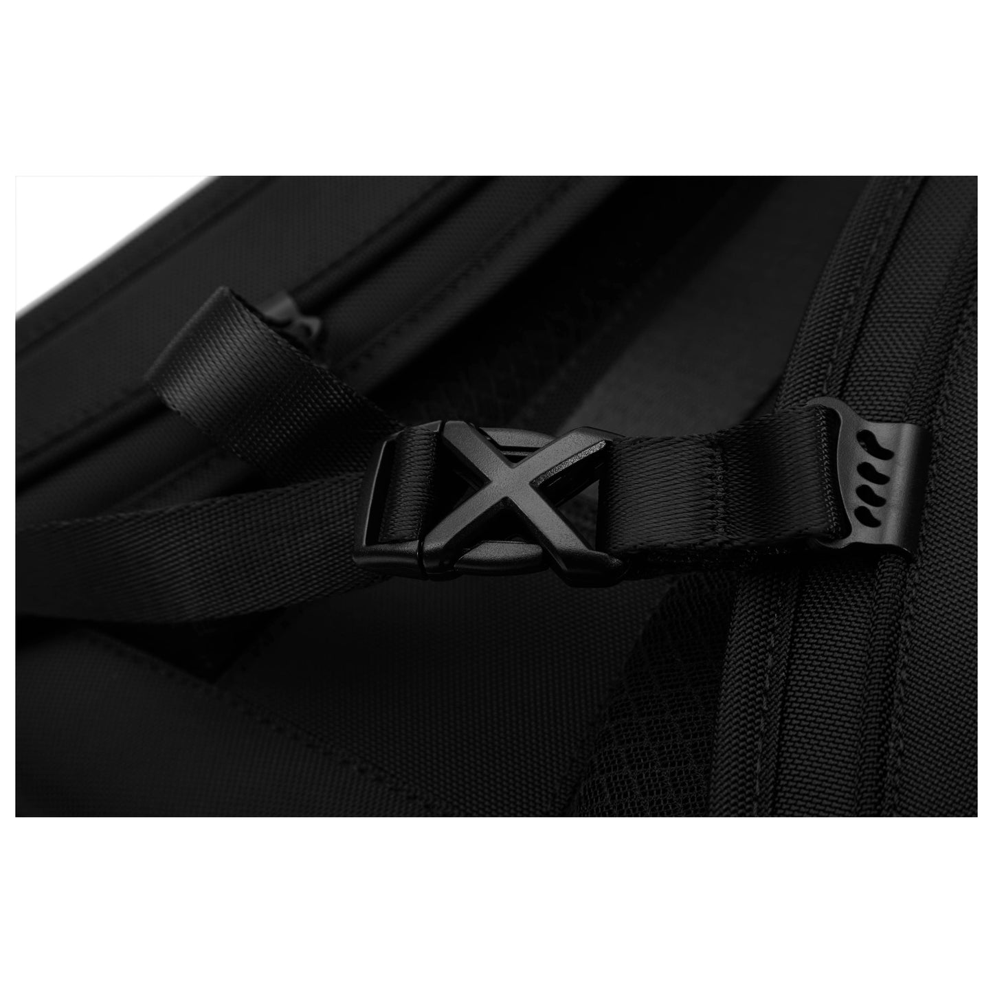 UNOO Search Backpack - Black