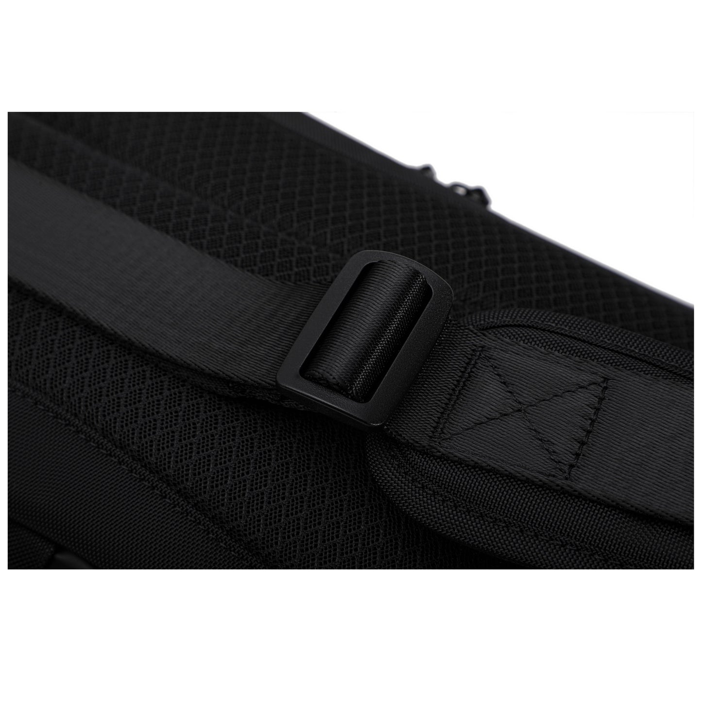 UNOO Sport Downforce Crossbody Sling Bag - Black