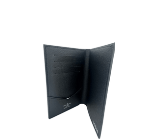 Louis Vuitton Black Taiga Leather Passport Holder - PRE OWNED - www.unoo.com