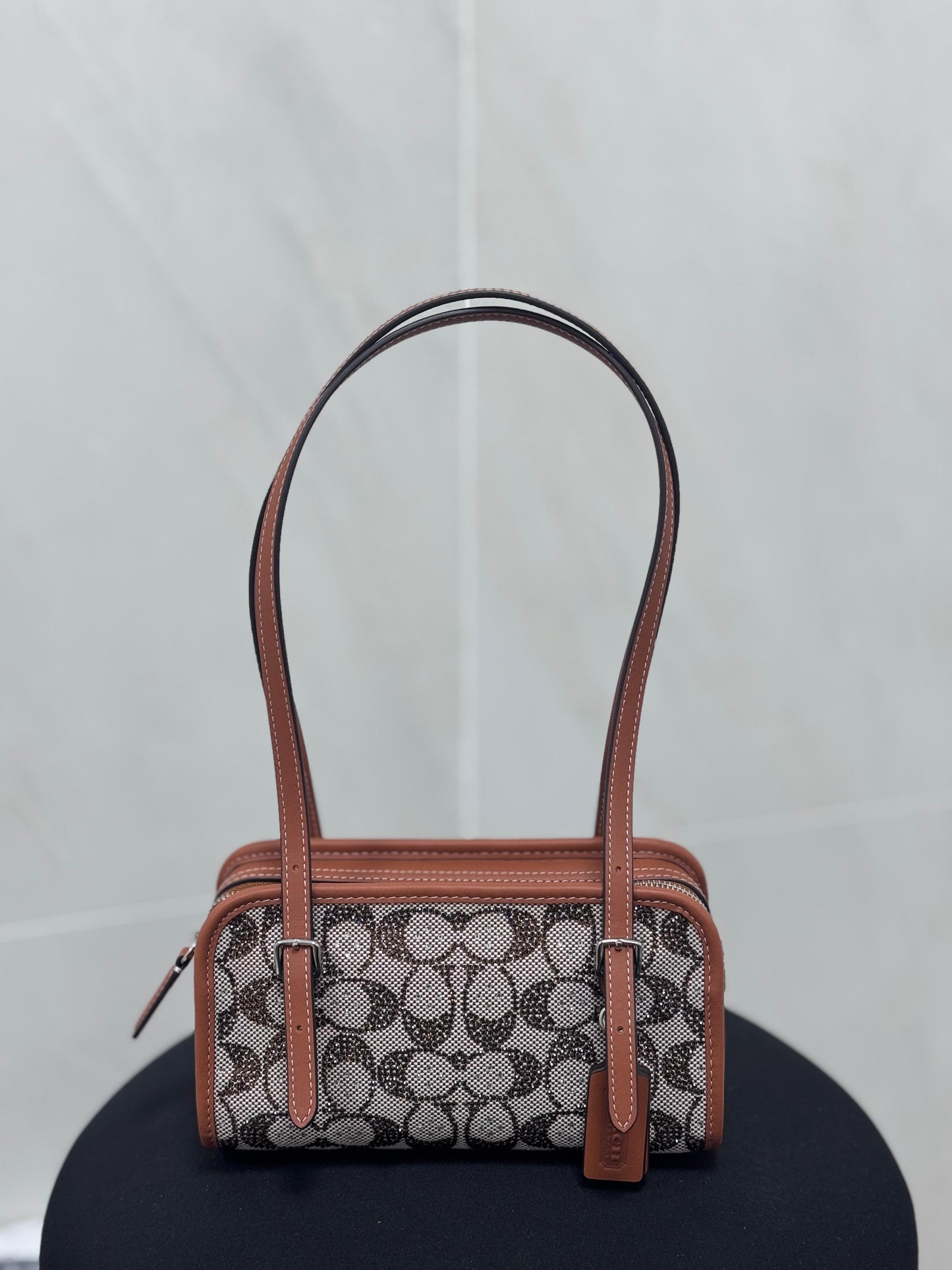 Coach Swing Zip Bag 20 In Crystal Signature Jacquard-Silver/Burnished Amber