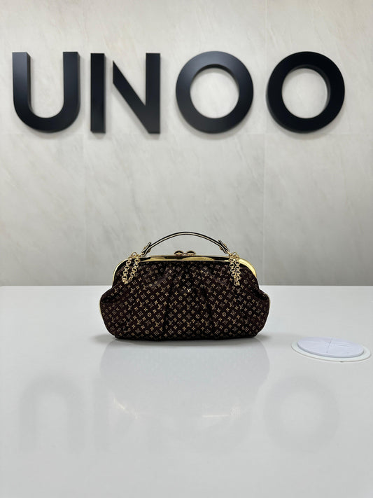 Louis Vuitton LV Monogram Monogram Aumoniere - PRE OWNED