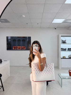 Christian Louboutin White & Pink Logo Print Tote Bag with Studded Handles – additional photo 11