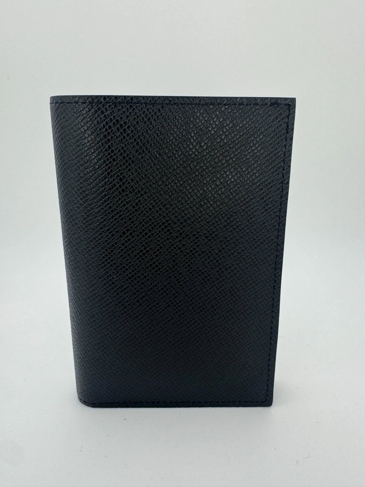 Louis Vuitton Black Taiga Leather Passport Holder - PRE OWNED