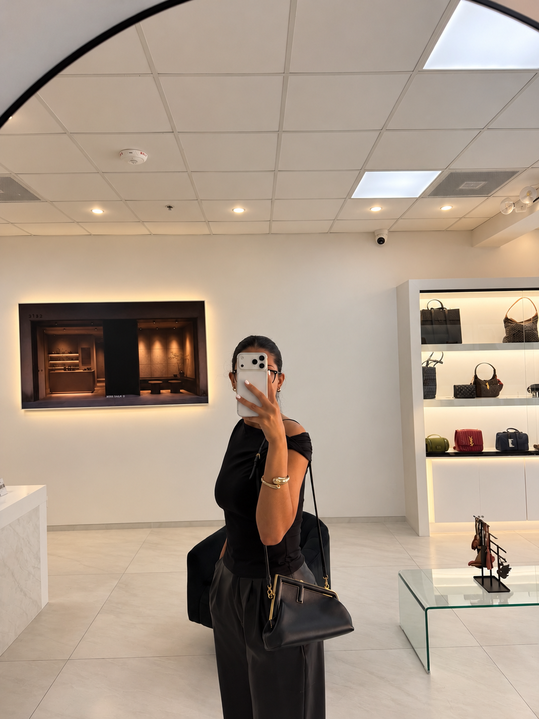Fendi First Small Leather Clutch Bag Black – additional photo 12