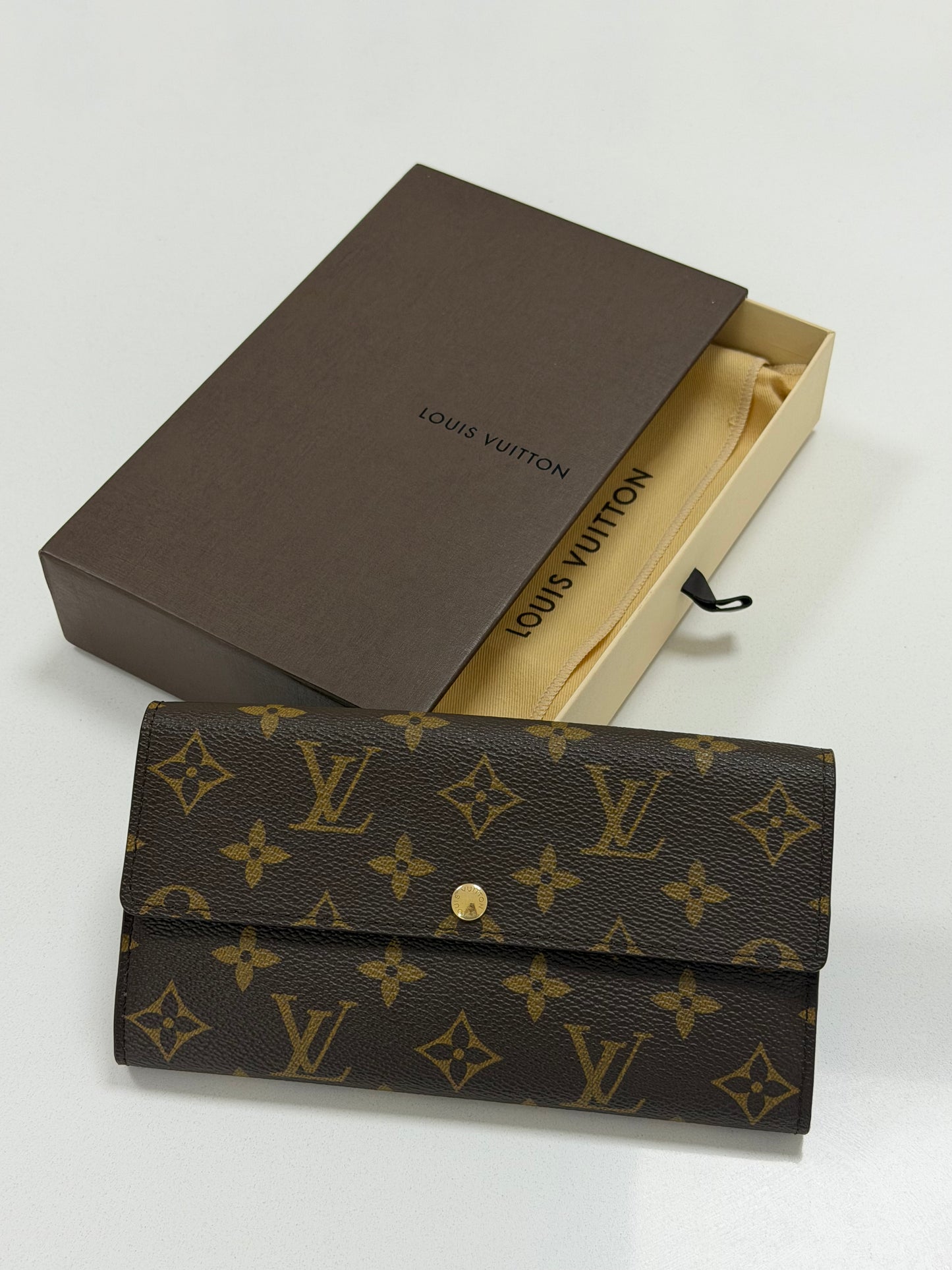Louis Vuitton Monogram Canvas Sarah Wallet - PRE OWNED