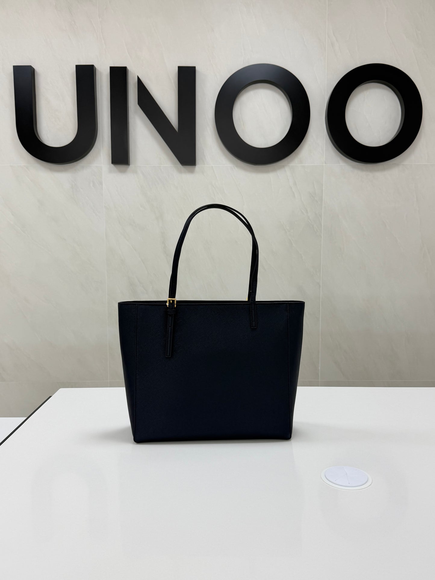 Tory Burch Emerson Small Saffiano Leather Tote – Navy