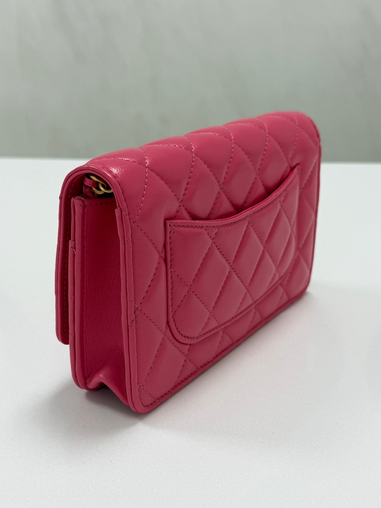 Chanel Matrasse Heart Chain Wallet Pink - PRE OWNED