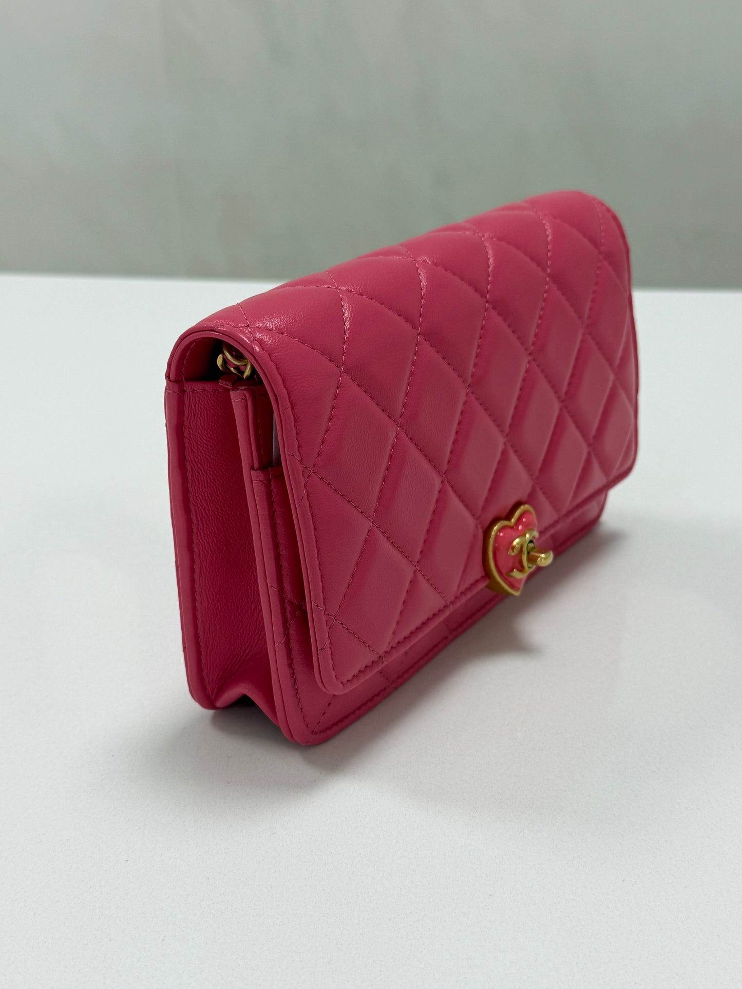 Chanel Matrasse Heart Chain Wallet Pink - PRE OWNED