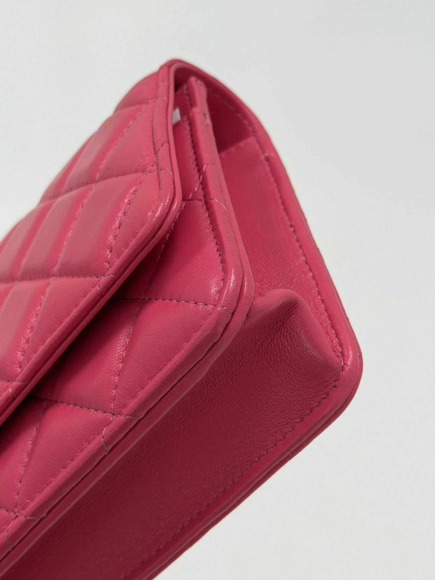 Chanel Matrasse Heart Chain Wallet Pink - PRE OWNED