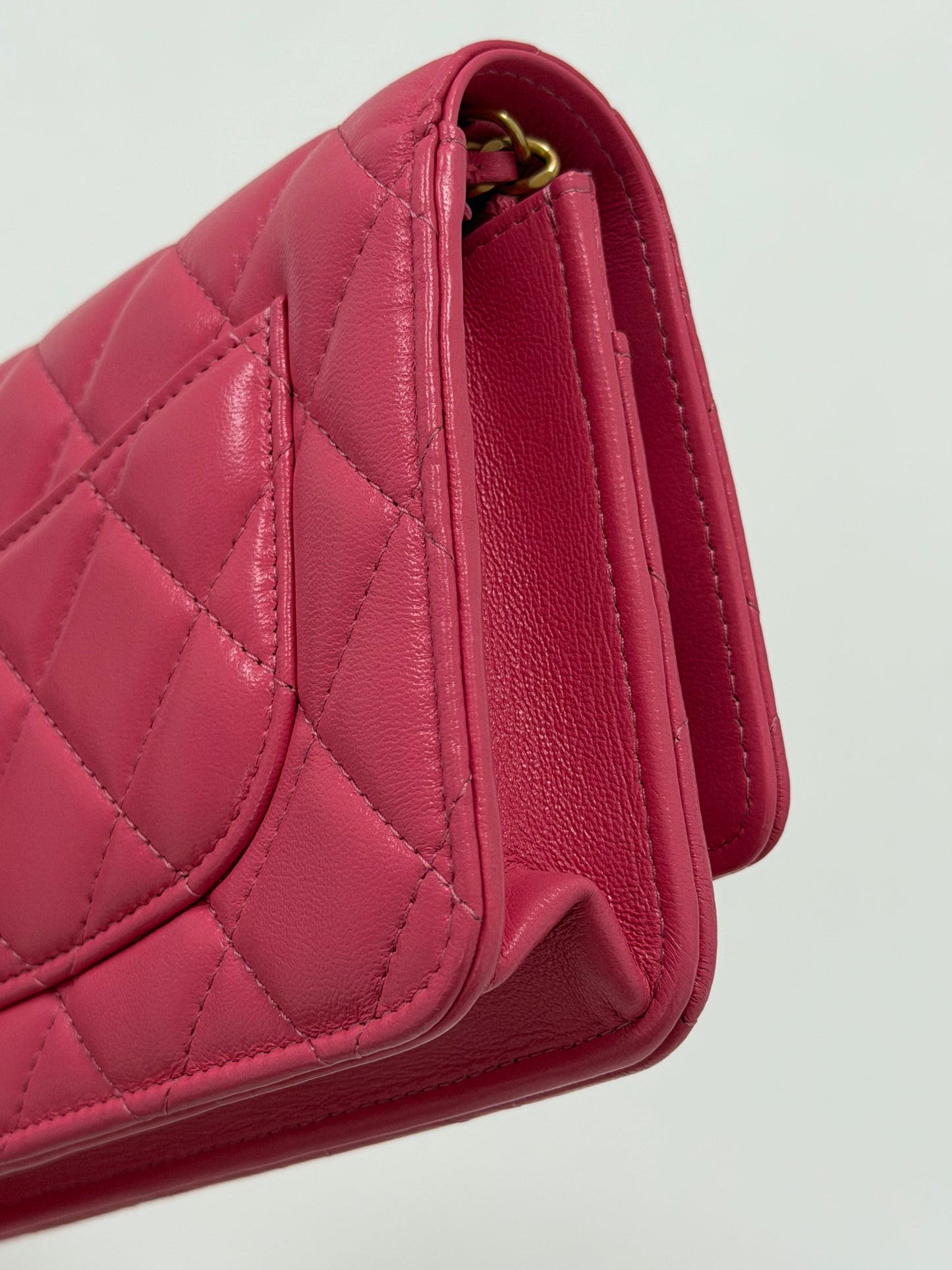 Chanel Matrasse Heart Chain Wallet Pink - PRE OWNED