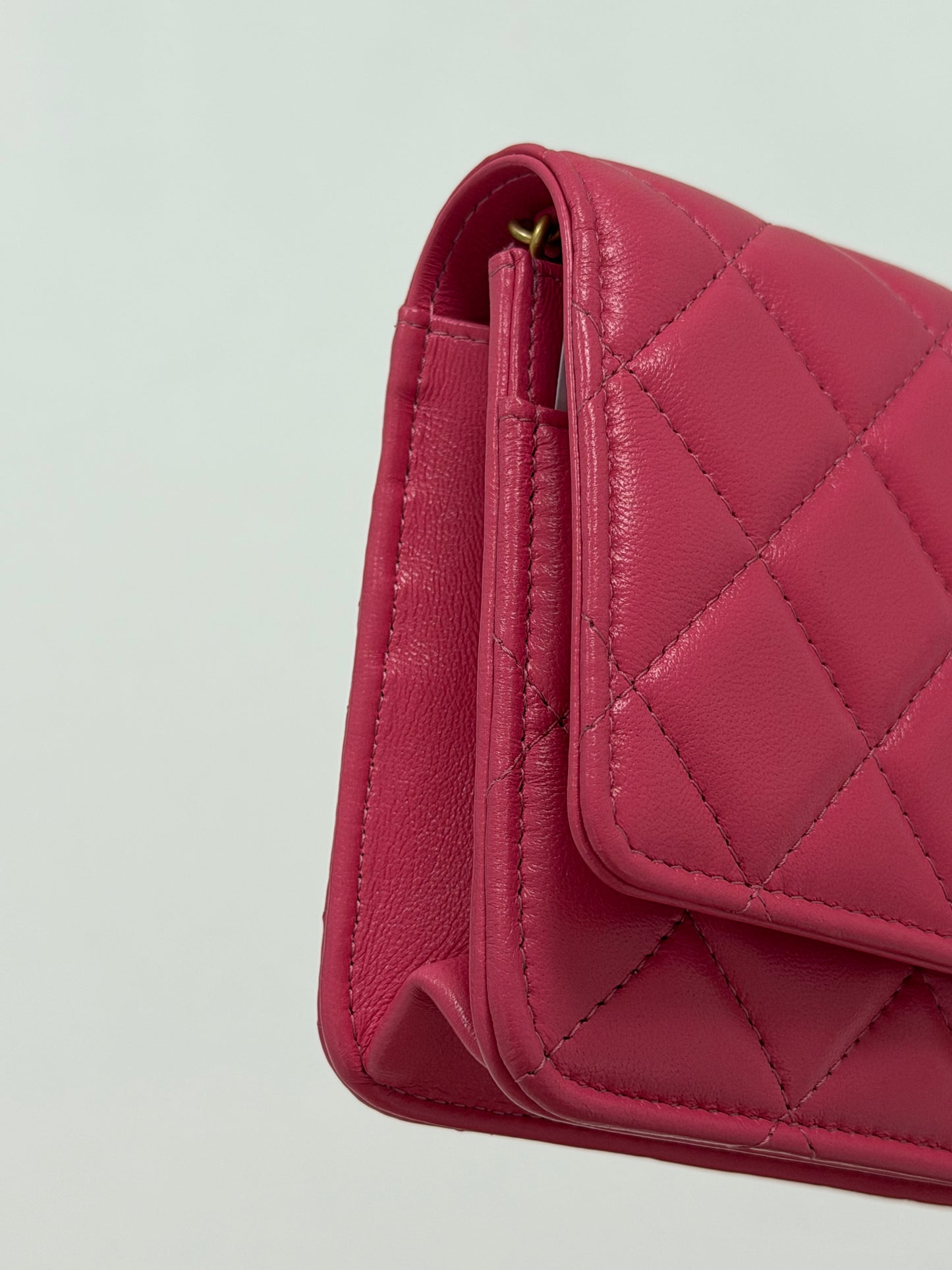 Chanel Matrasse Heart Chain Wallet Pink - PRE OWNED