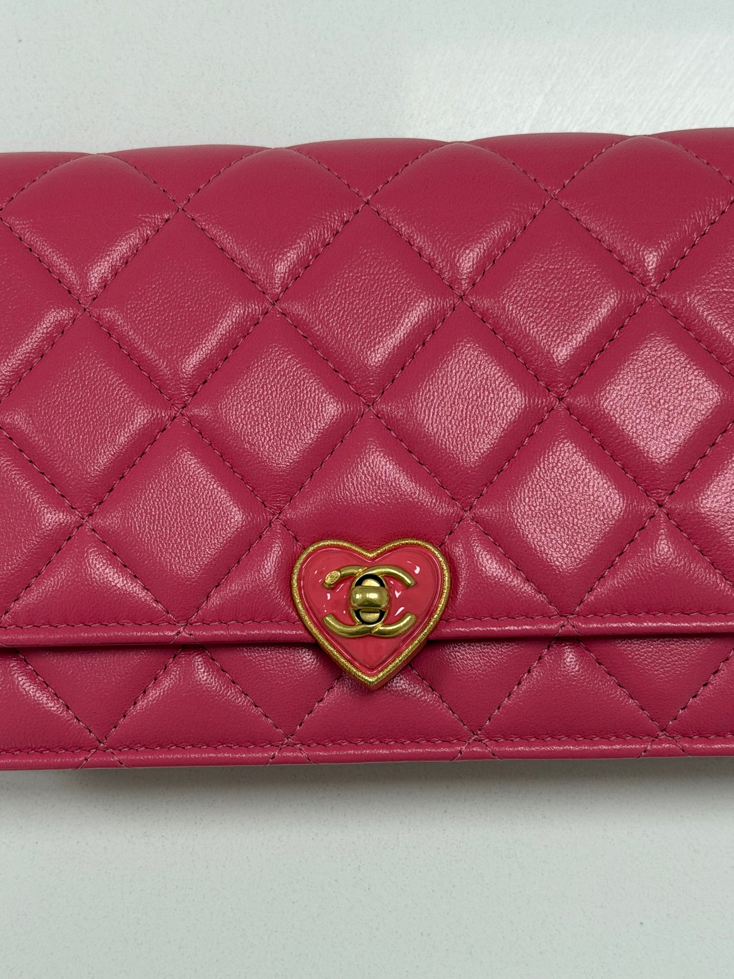 Chanel Matrasse Heart Chain Wallet Pink - PRE OWNED