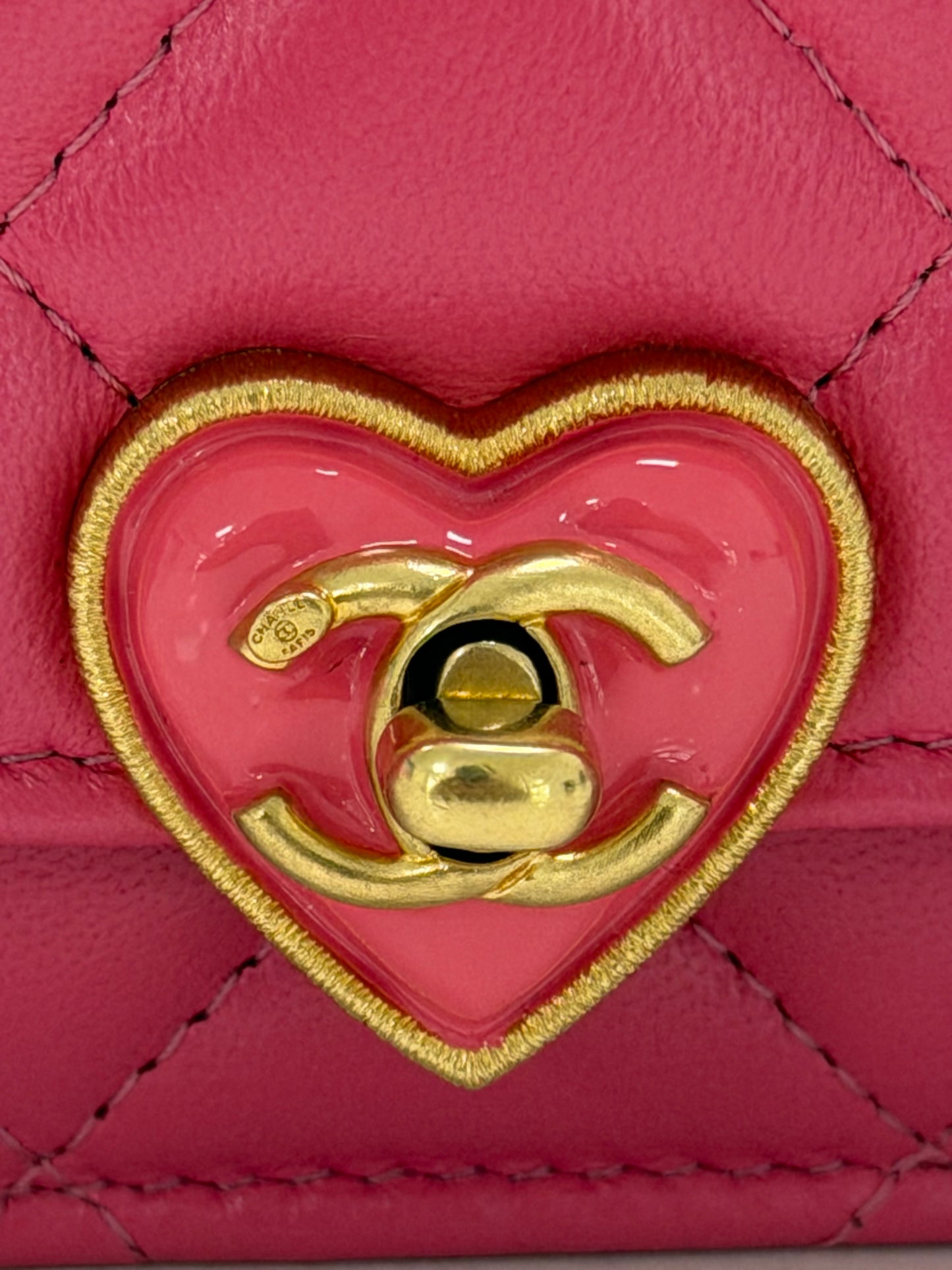 Chanel Matrasse Heart Chain Wallet Pink - PRE OWNED