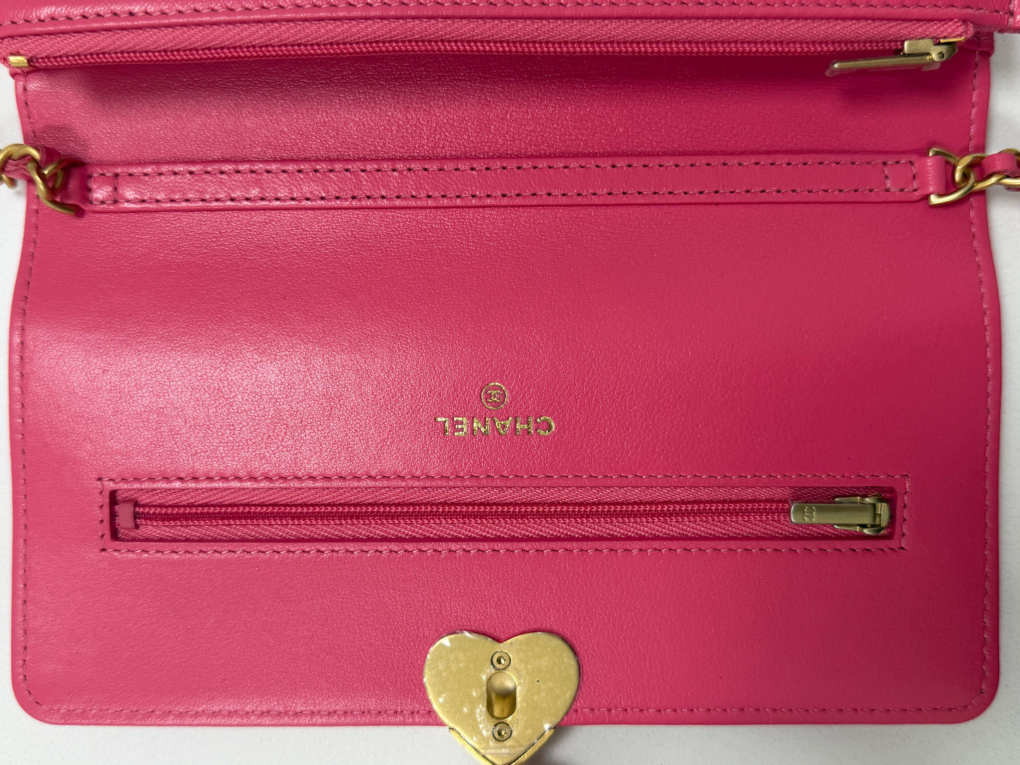 Chanel Matrasse Heart Chain Wallet Pink - PRE OWNED
