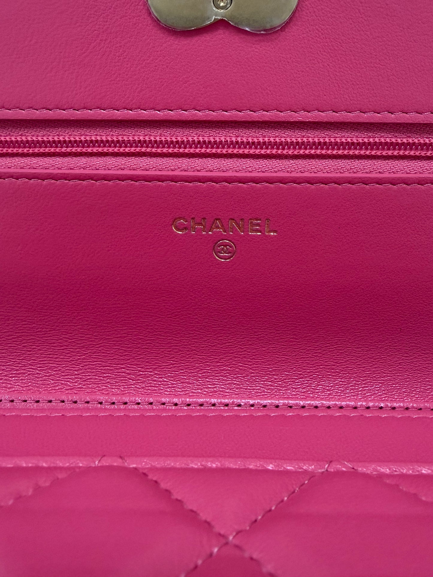 Chanel Matrasse Heart Chain Wallet Pink - PRE OWNED