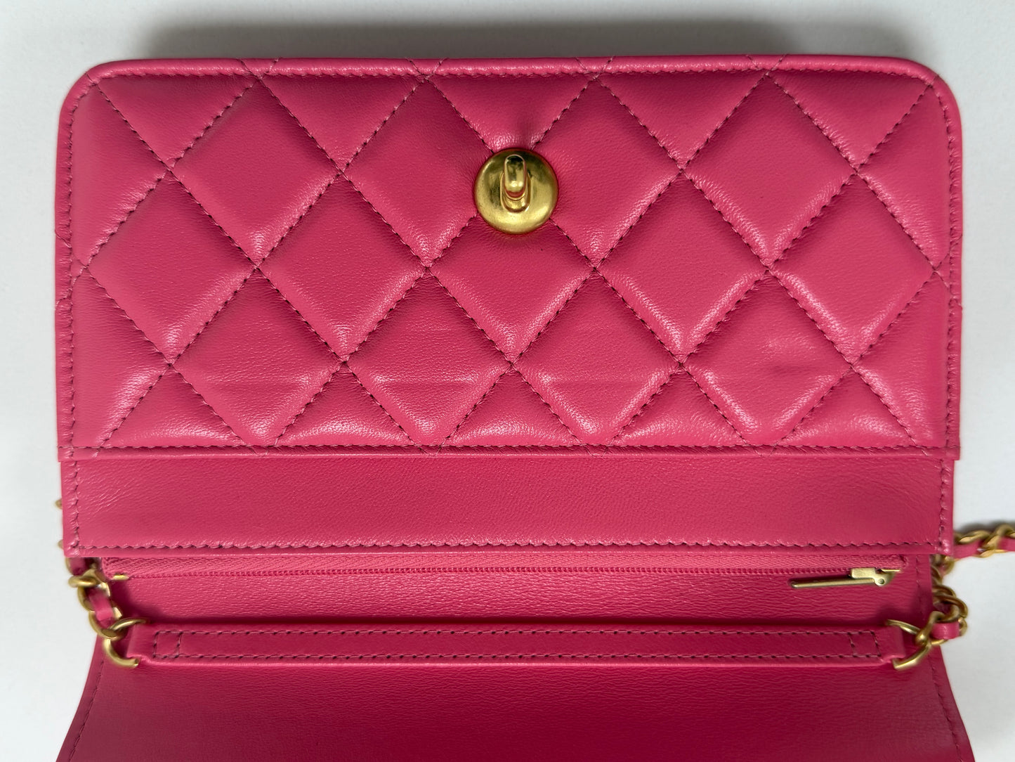 Chanel Matrasse Heart Chain Wallet Pink - PRE OWNED