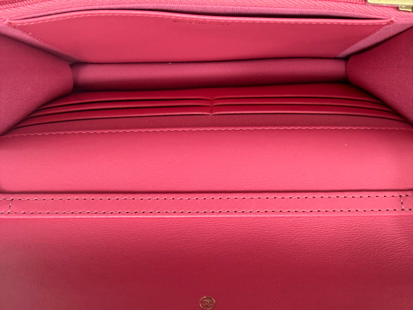 Chanel Matrasse Heart Chain Wallet Pink - PRE OWNED