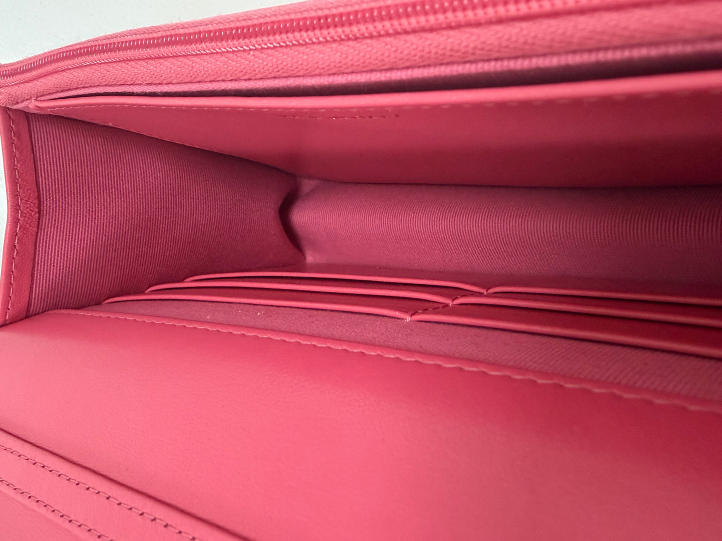 Chanel Matrasse Heart Chain Wallet Pink - PRE OWNED