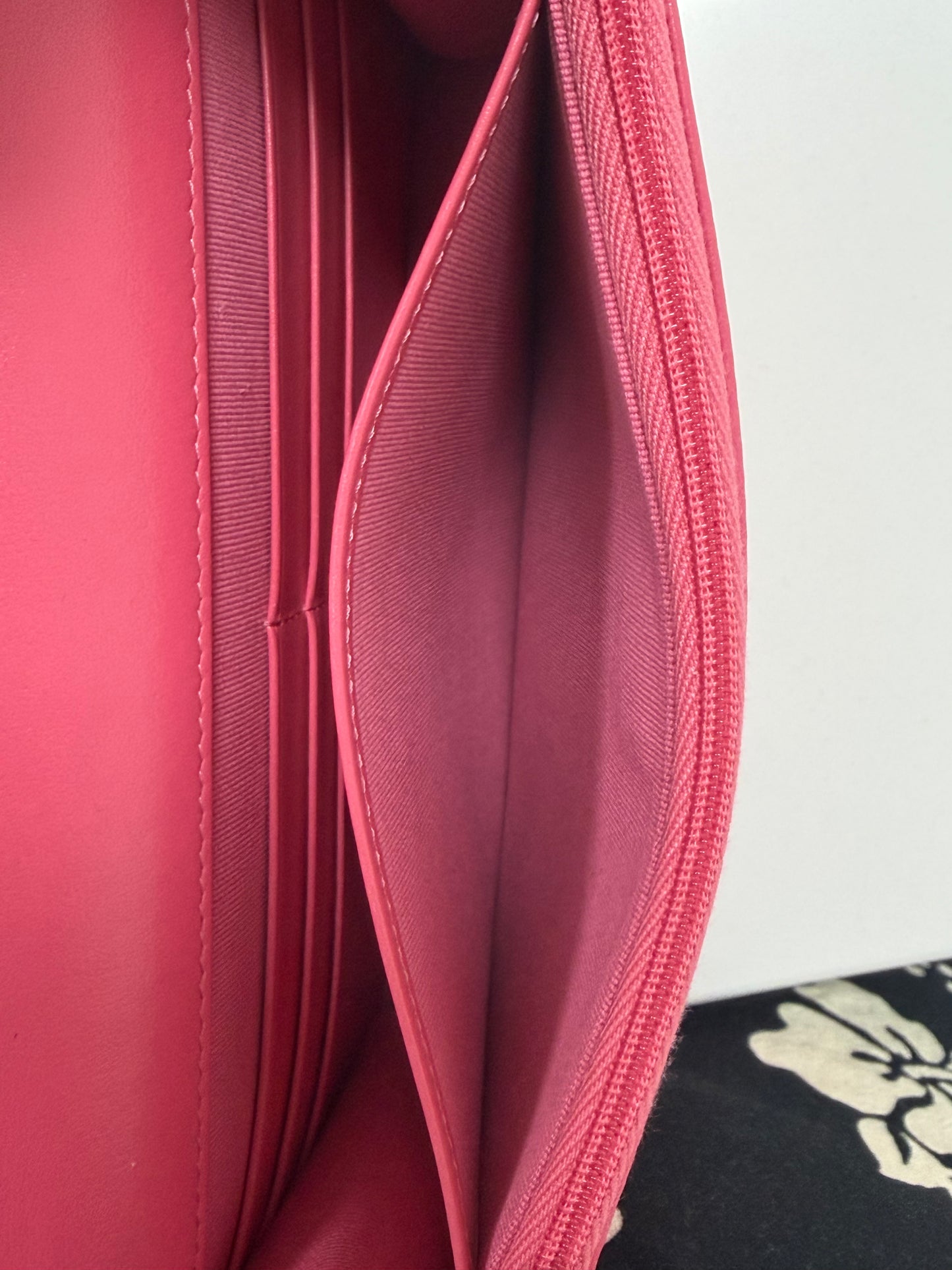 Chanel Matrasse Heart Chain Wallet Pink - PRE OWNED