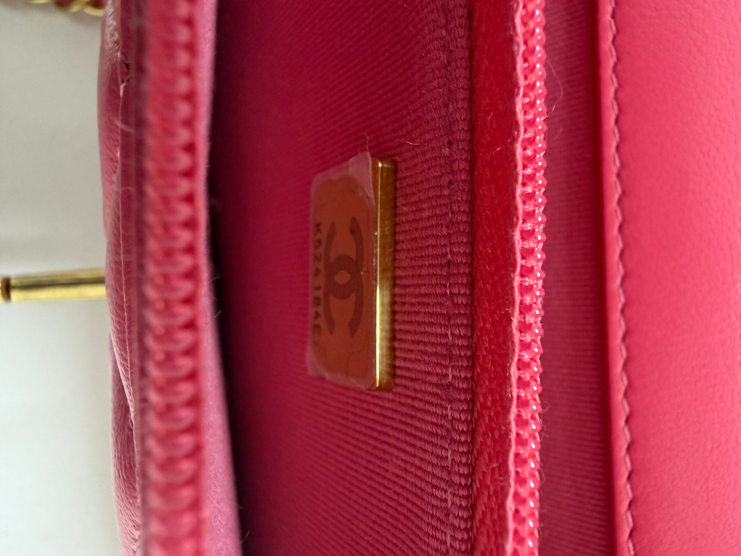 Chanel Matrasse Heart Chain Wallet Pink - PRE OWNED