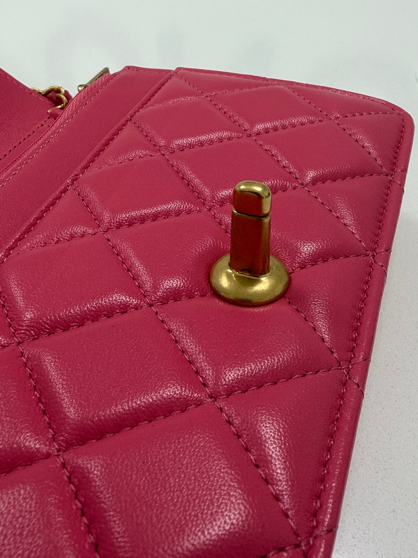 Chanel Matrasse Heart Chain Wallet Pink - PRE OWNED