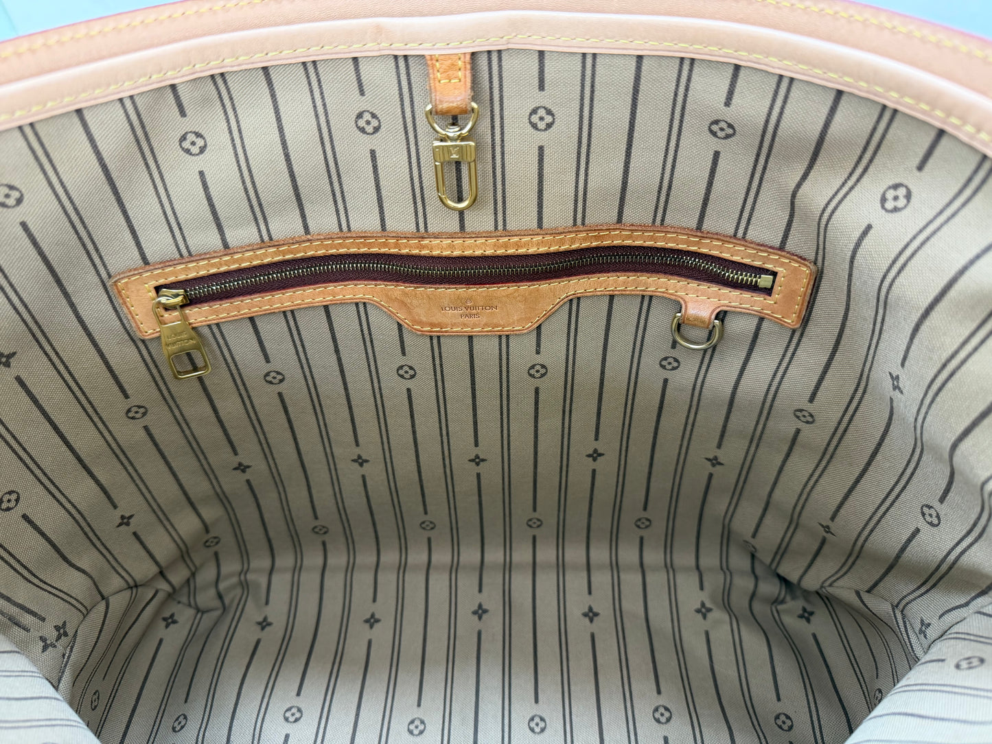 Louis Vuitton Delightful Handbag - PRE OWNED