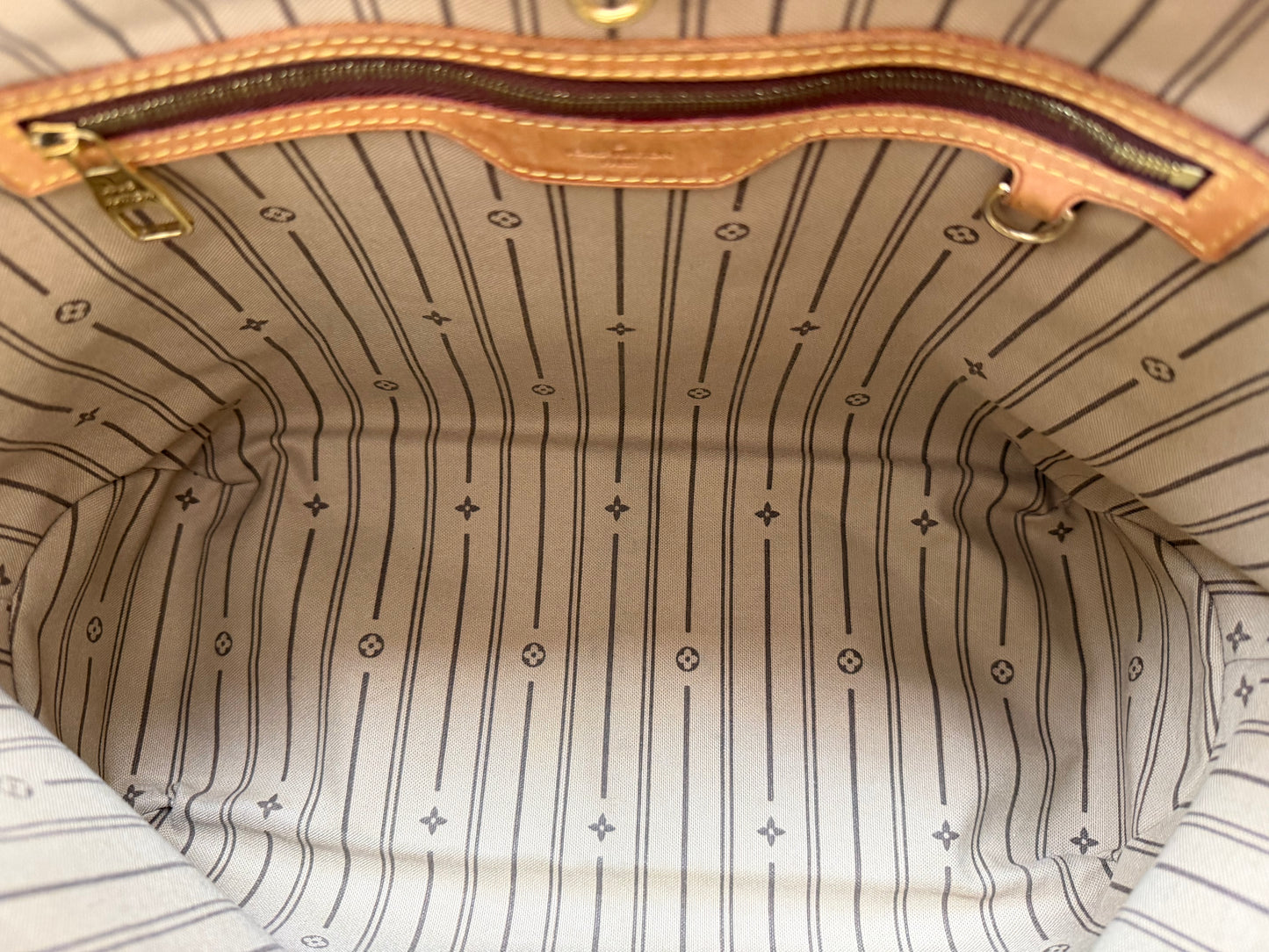 Louis Vuitton Delightful Handbag - PRE OWNED