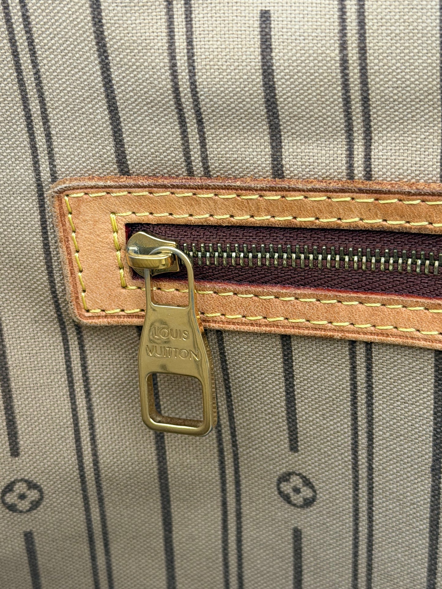 Louis Vuitton Delightful Handbag - PRE OWNED