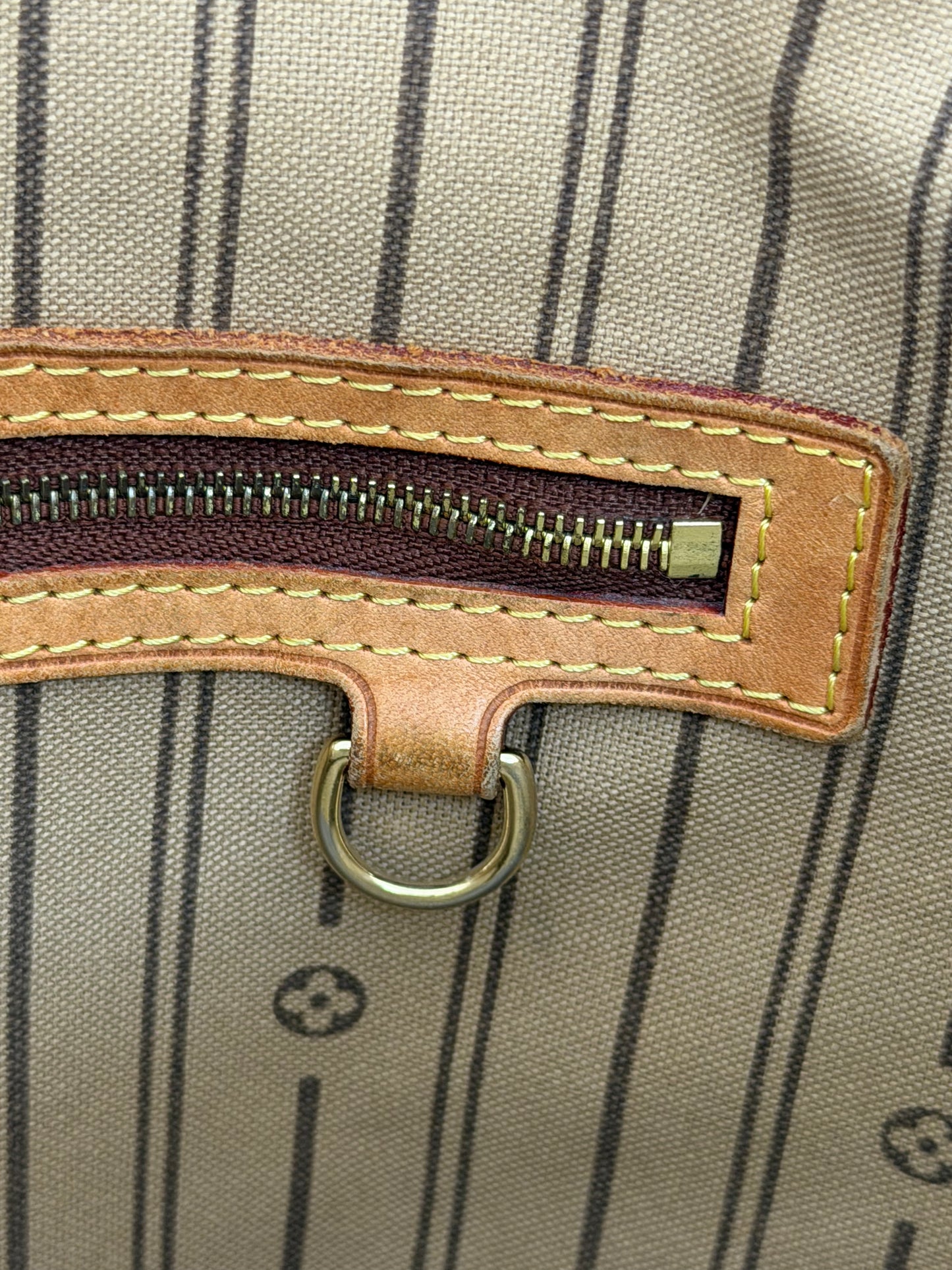 Louis Vuitton Delightful Handbag - PRE OWNED