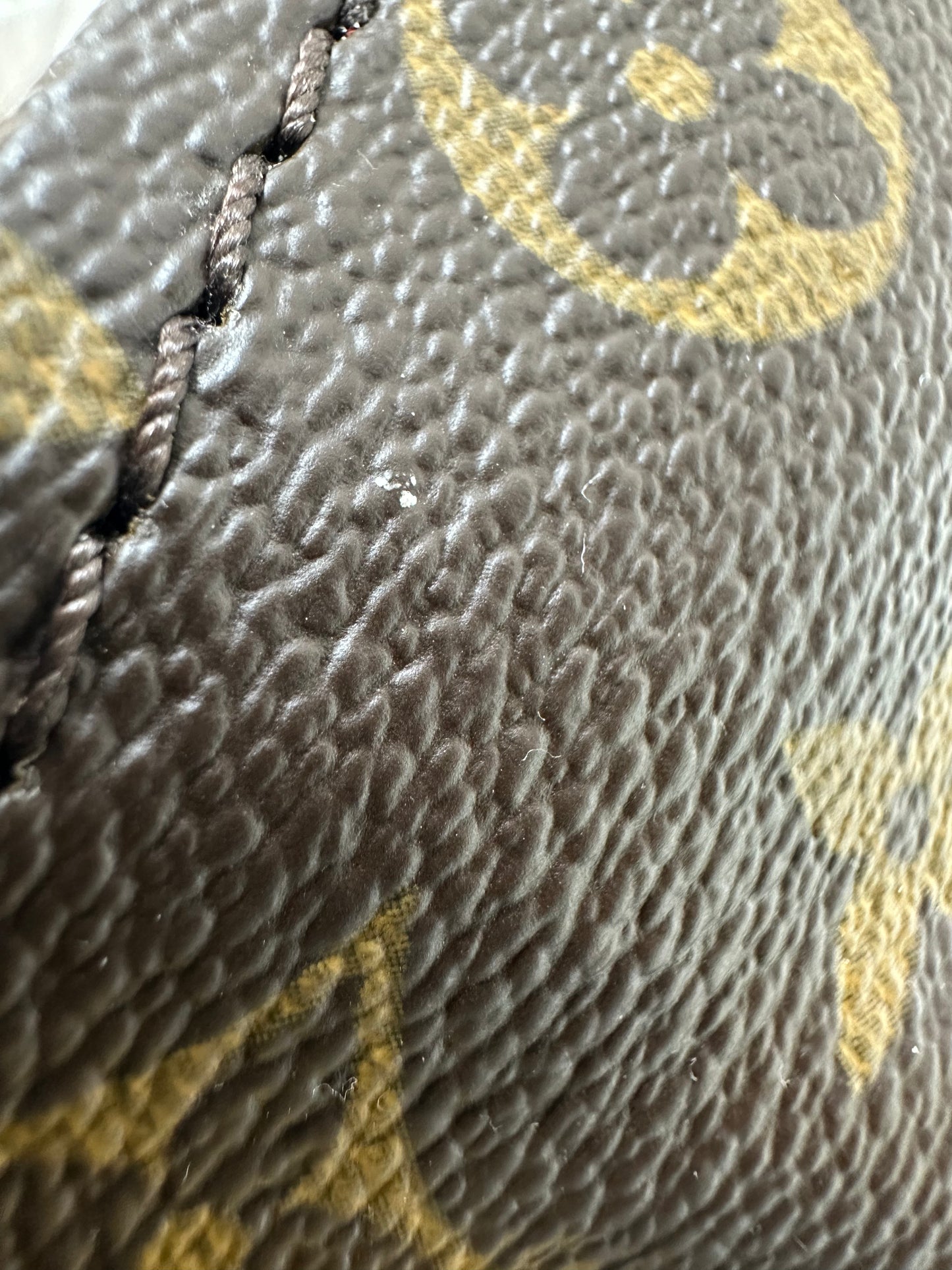 Louis Vuitton Artsy Handbag Monogram Canvas MM - Pre Loved Excellent Condition