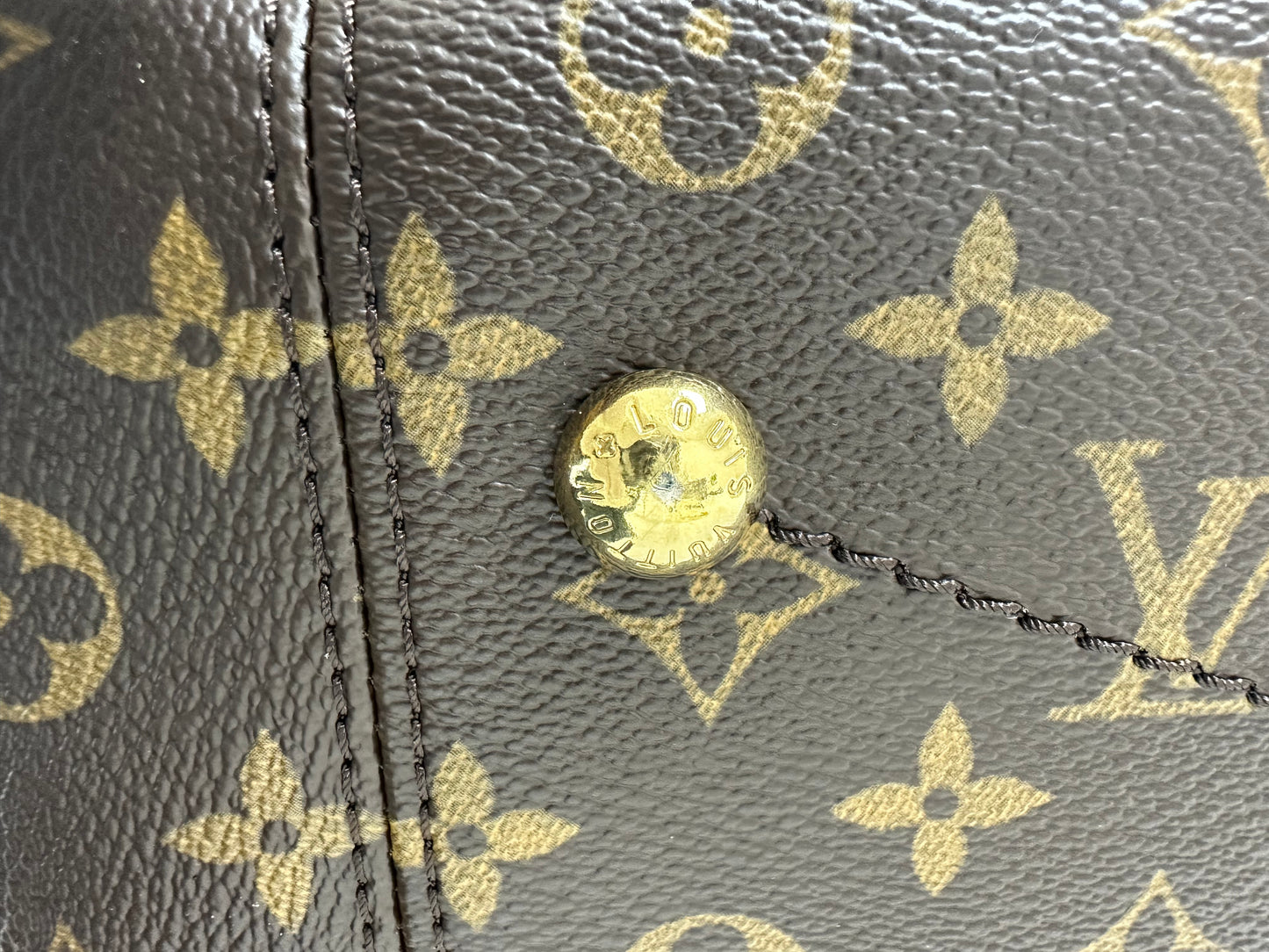 Louis Vuitton Artsy Handbag Monogram Canvas MM - Pre Loved Excellent Condition