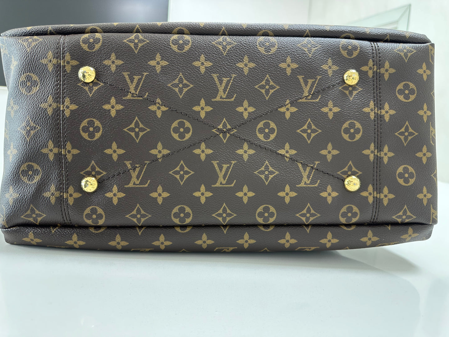 Louis Vuitton Artsy Handbag Monogram Canvas MM - Pre Loved Excellent Condition