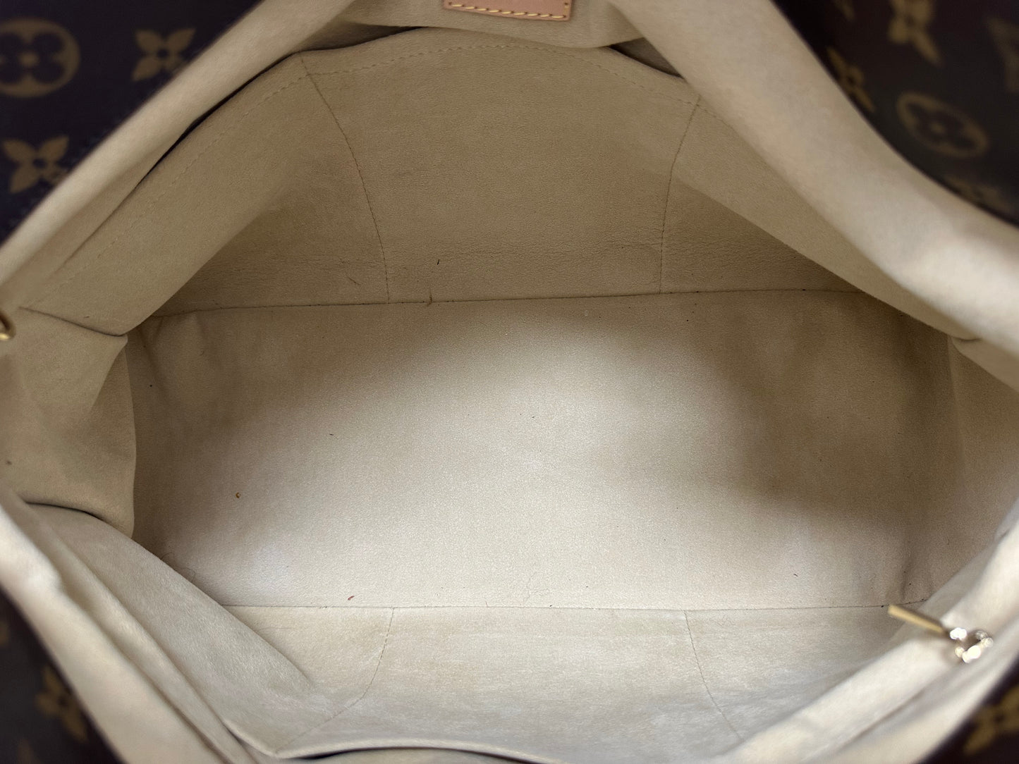 Louis Vuitton Artsy Handbag Monogram Canvas MM - Pre Loved Excellent Condition