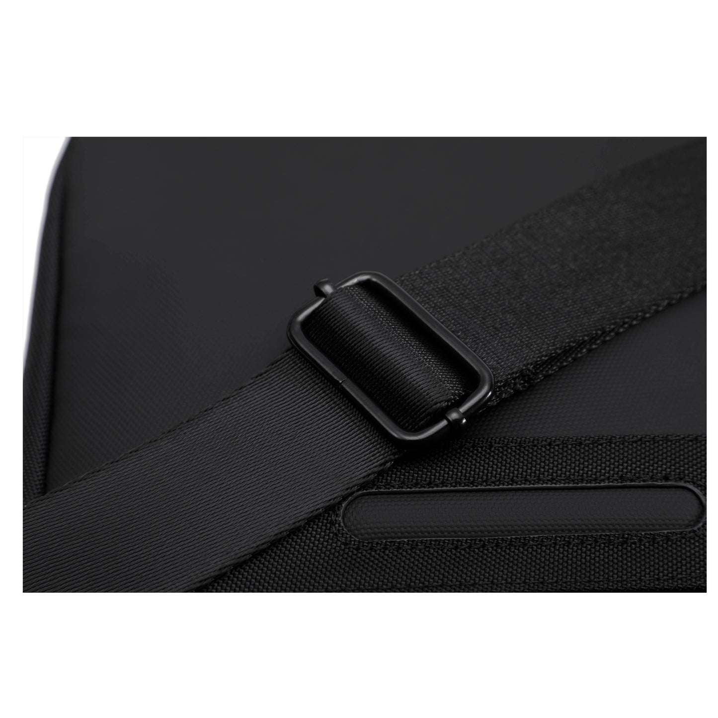 UNOO Cityline Crossbody – Black