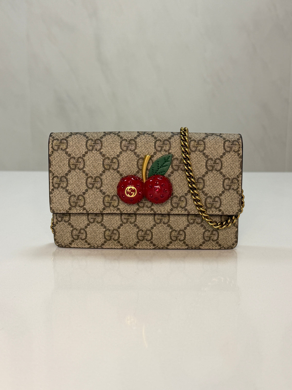 Gucci GG Supreme Monogram Mini Cherry Chain Bag – additional photo 2