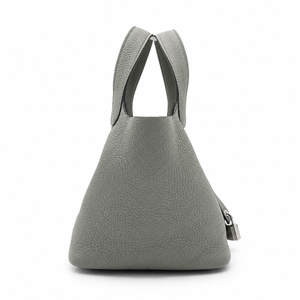Hermès Taurillon Clemence Picotin Lock 18 PM Etain – Good Condition – a gray pebbled leather handbag with a structured