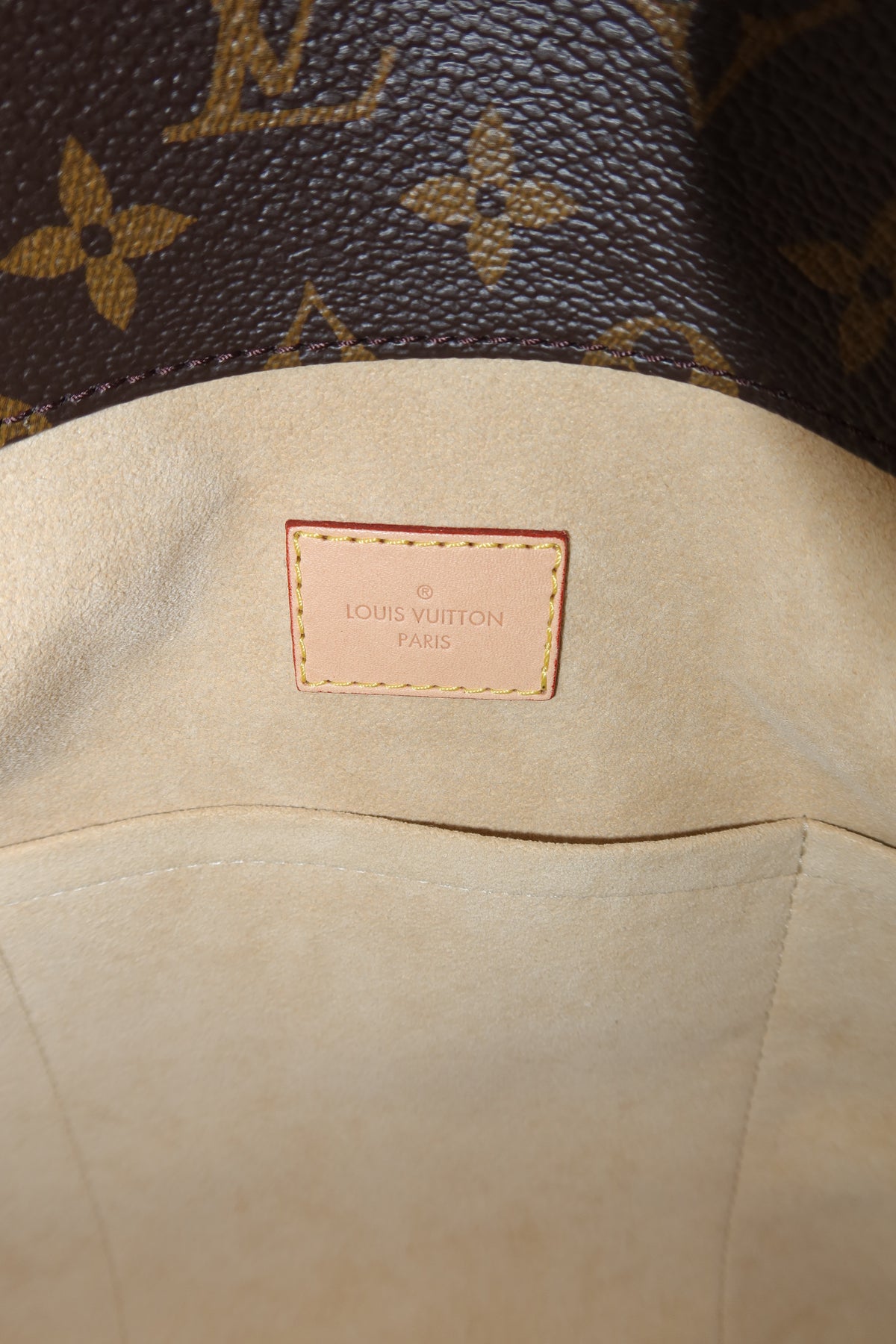 Louis Vuitton Artsy MM Monogram Canvas Hobo Shoulder Bag – additional photo 8