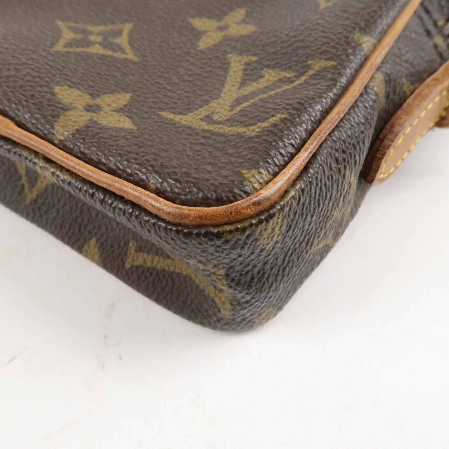 Auténtico bolso de hombro Louis Vuitton Mini Danube con monograma pre-amado M45268 - Marrón