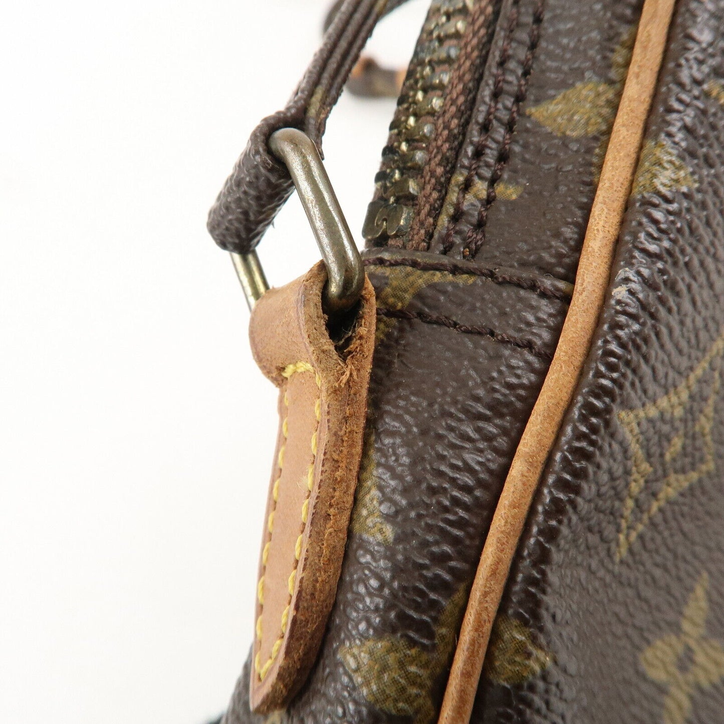 Auténtico bolso de hombro Louis Vuitton Mini Danube con monograma pre-amado M45268 - Marrón