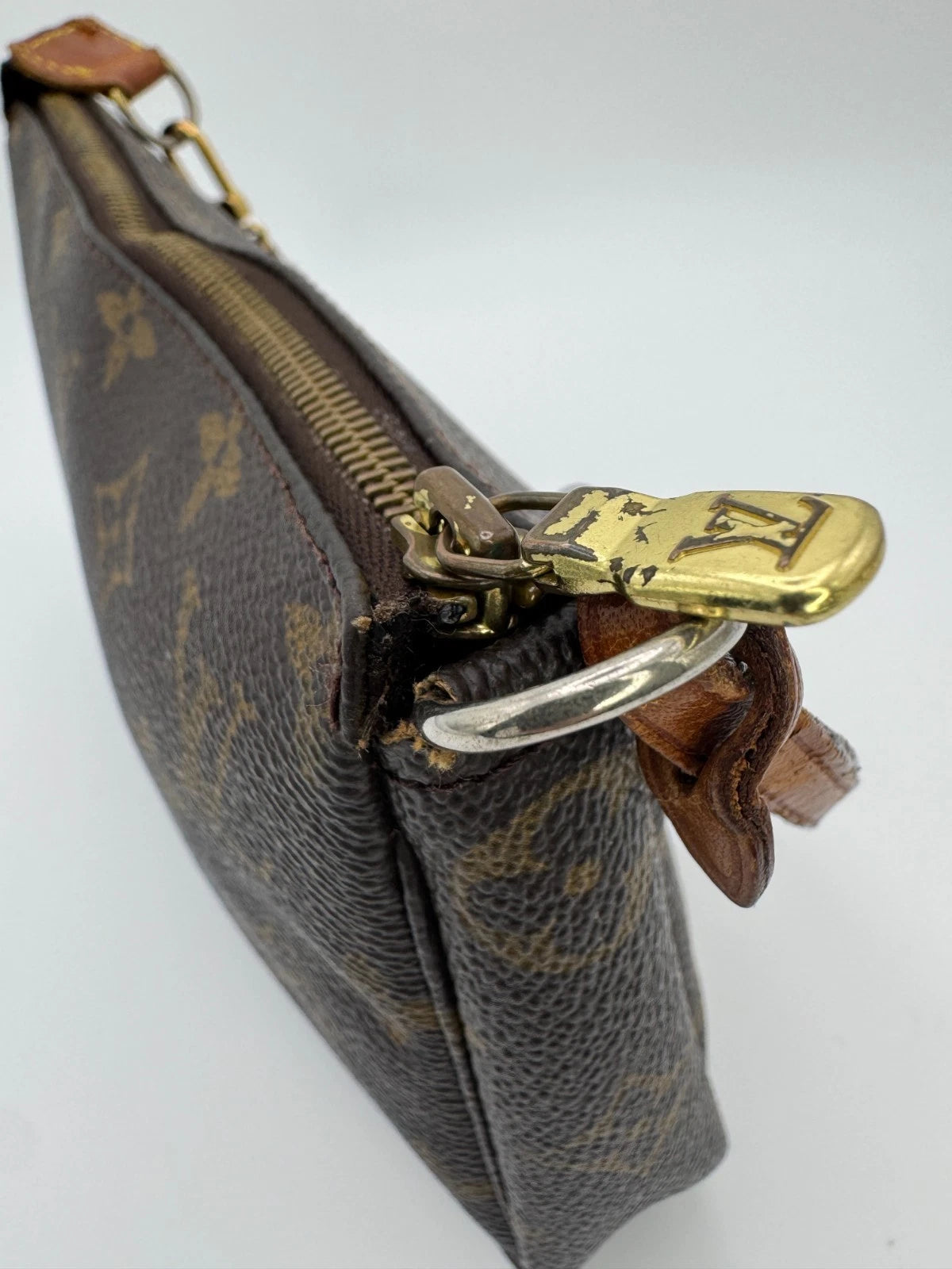 Louis Vuitton Pochette Accessoires Monogram Canvas Clutch Shoulder Bag