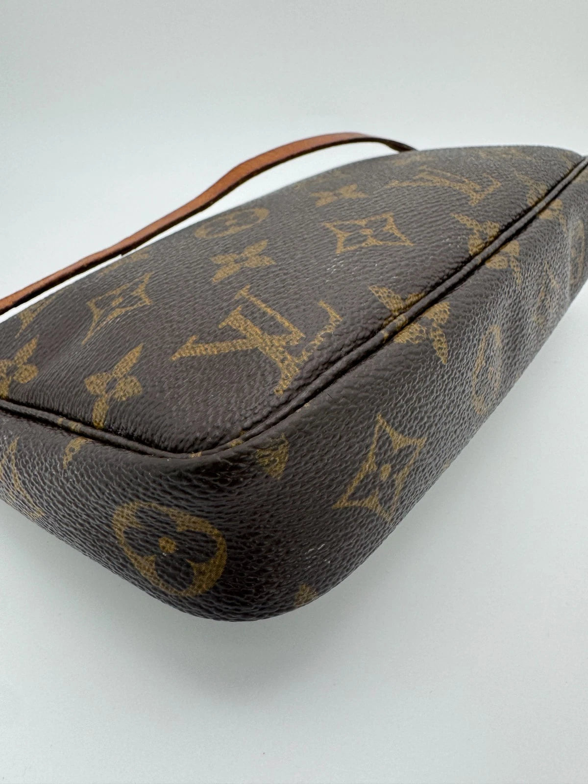 Louis Vuitton Pochette Accessoires Monogram Canvas Clutch Shoulder Bag