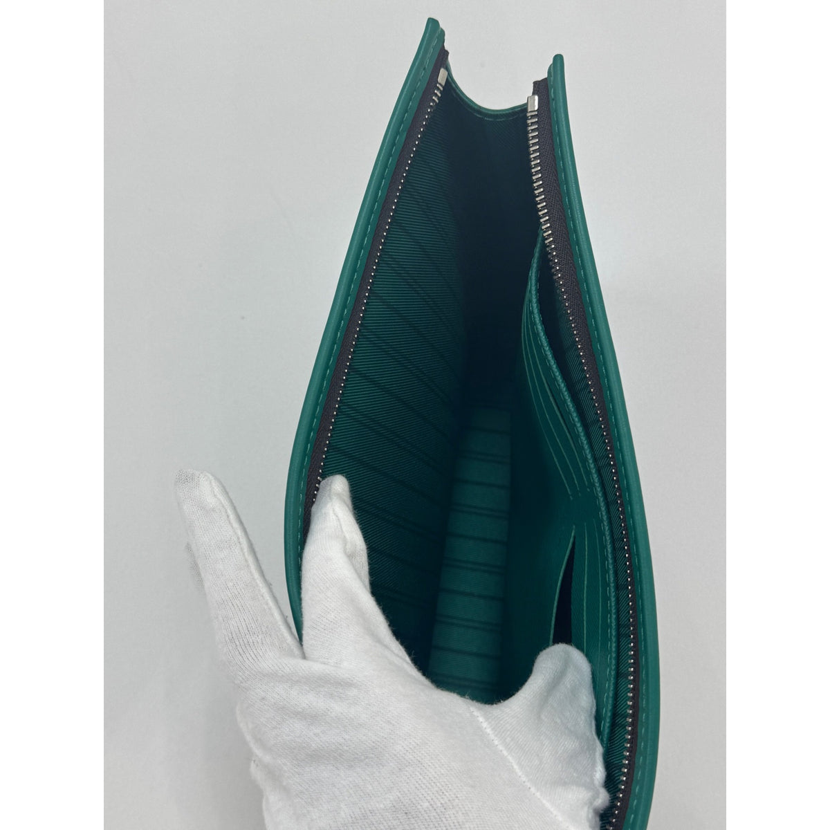 Louis Vuitton Pochette Voyage MM Borneo Green