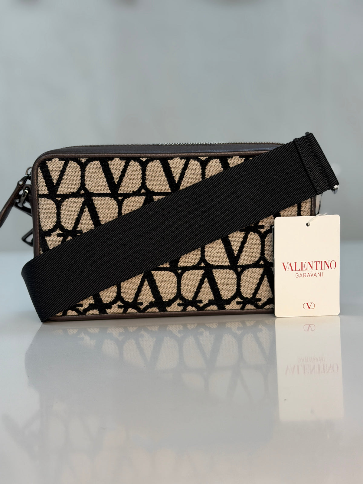 Valentino Garavani Toile Iconographe Shoulder Bag-Beige/ Black/ Brown - Pristine Condition – additional photo 2